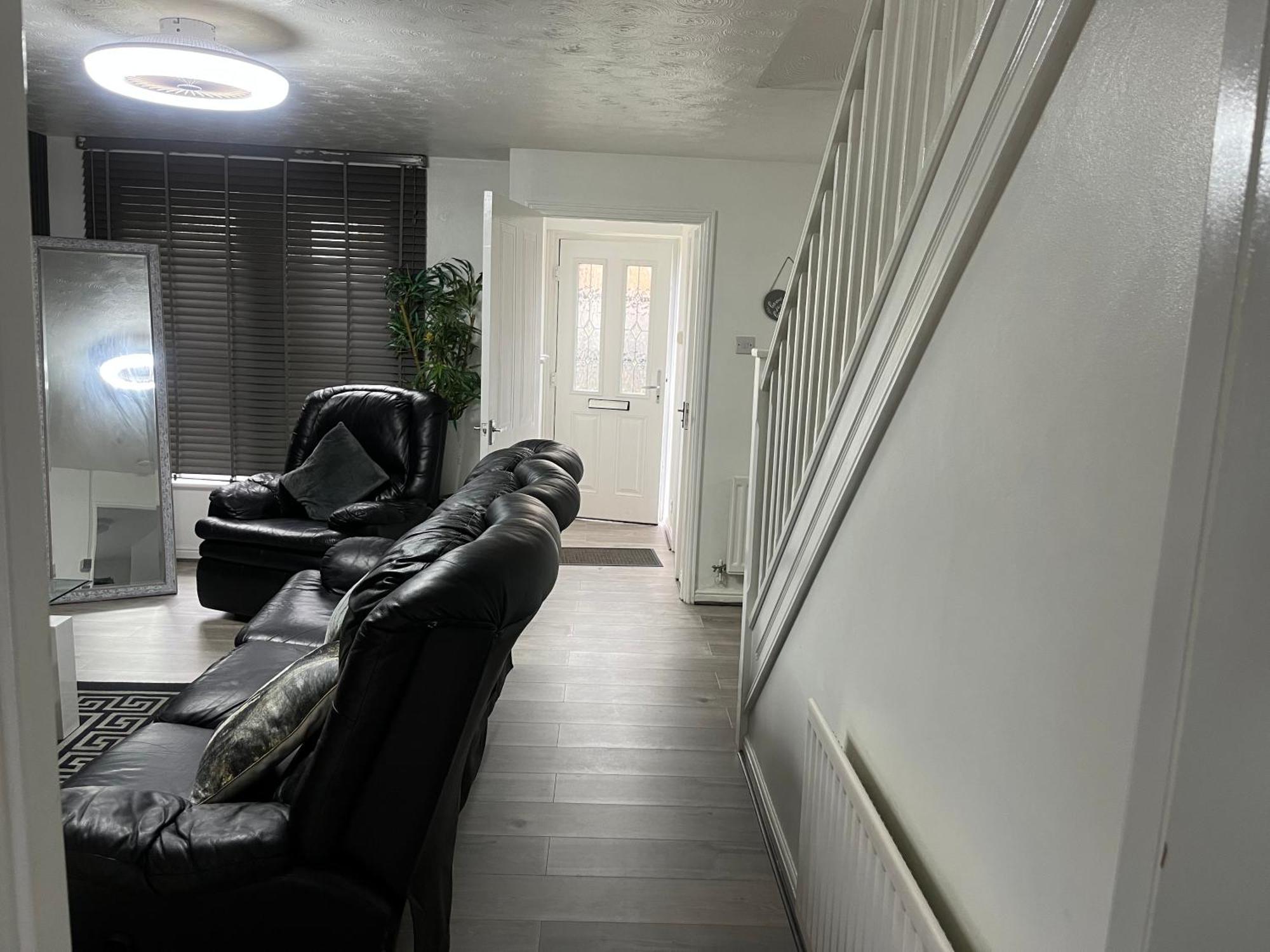 Dynasty - Alison Kelly Close Apartment